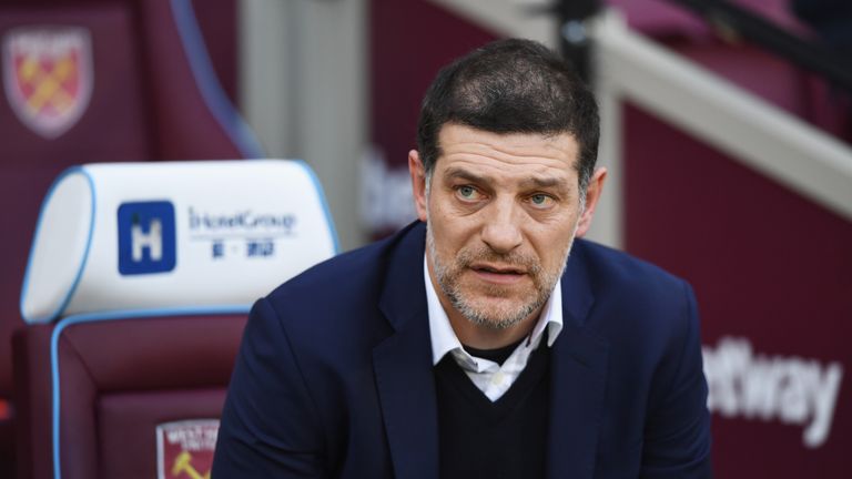 LONDON, ENGLAND - JANUARY 14:  Slaven Bilic manager of West Ham United looks on prior to the Premier League match between West Ham United and Crystal Palac