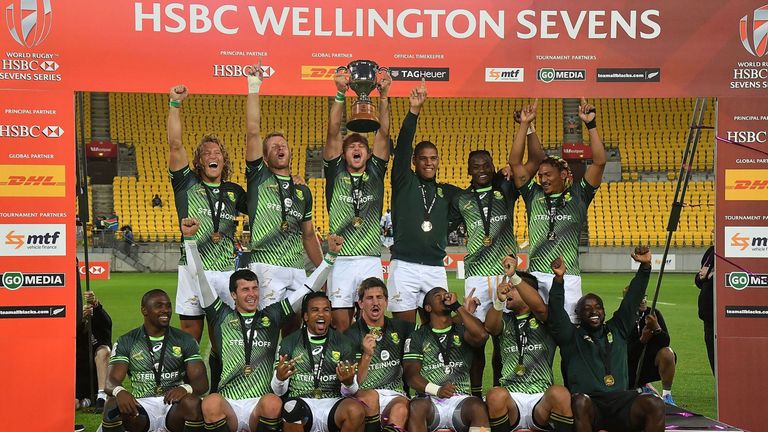 South Africa celebrate winning the Cup final against Fiji on day two of the IRB Rugby Sevens at Westpac Stadium in Wellington on January 29, 2017.