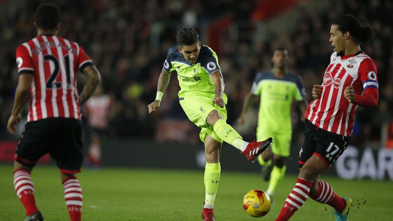 Virgil van Dijk (R) blocks a shot from Roberto Firmino, Southampton v Liverpool, EFL Cup