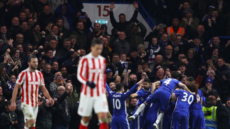 Stoke fall apart as Willian bangs in Chelsea's second on New Year's Eve