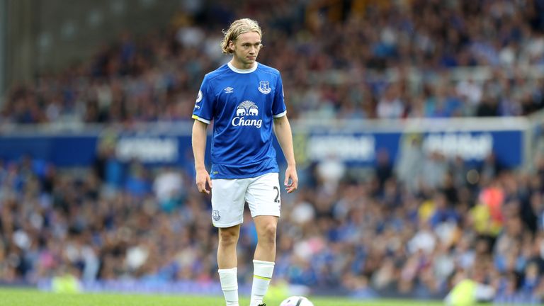 Baines says Tom Davies is an important player for Everton