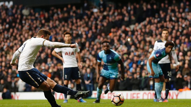 Vincent Janssen scores Tottenham's equaliser from the penalty spot