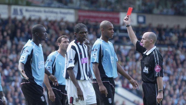 WEST BROMWICH, ENGLAND - SEPTEMBER 18: Referee Mike Dean sends off Papa Bouba Diop of Fulham (Left) during the Barclays Premiership match between West Brom