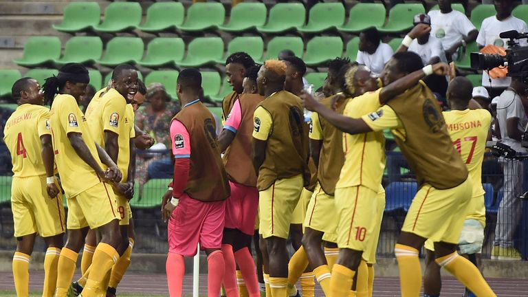 Zimbabwe's players celebrate a goal during the 2017 Africa Cup of Nations group B football match between Algeria and Zimbabwe in Franceville on January 15,