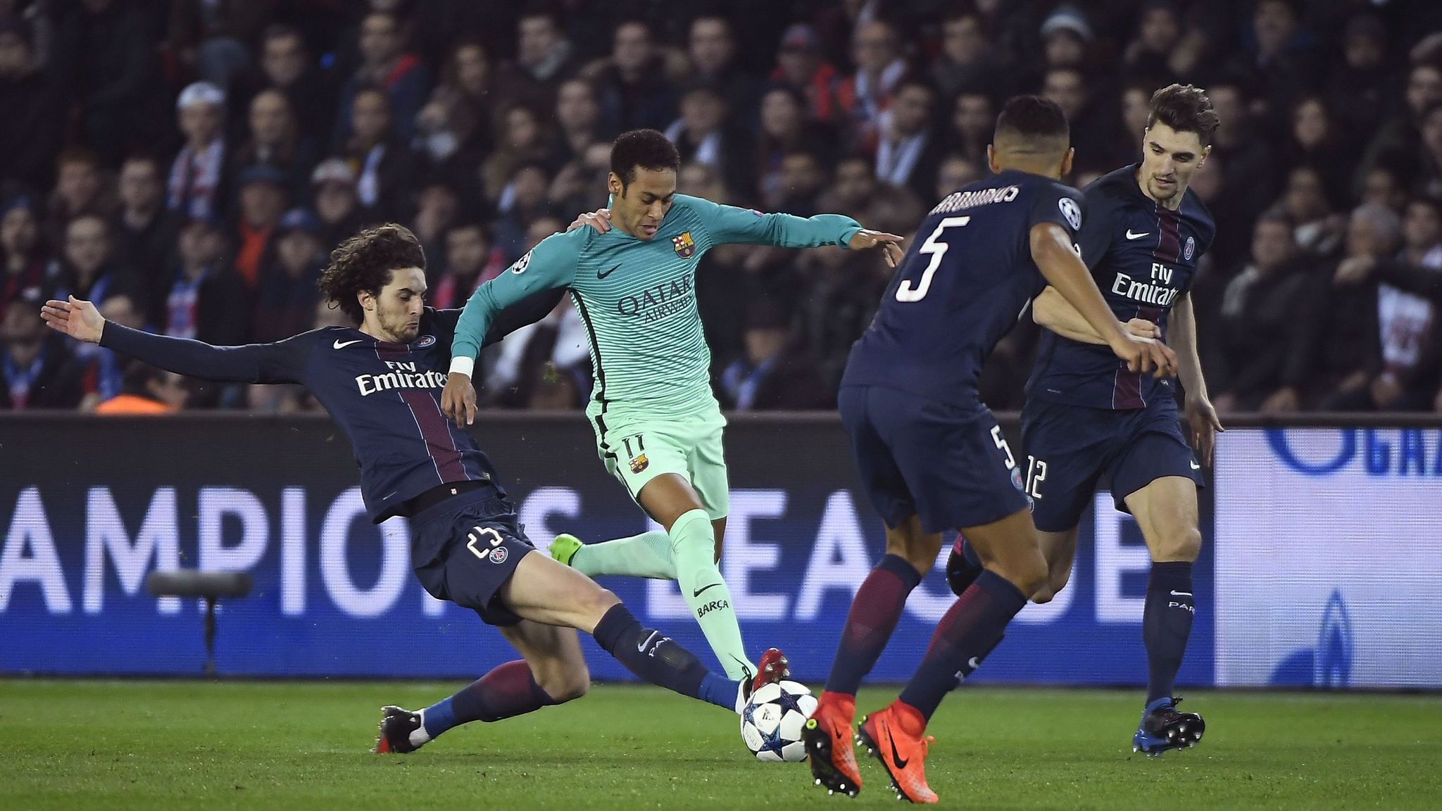 Видео обзор матча барселона псж лига чемпионов. Барселона против ПСЖ 2017. PSG Barcelona 4 1 Champions League 24. Боруссия Барселона. PSG Barcelona 4 1 Champions League 24 Results photo.