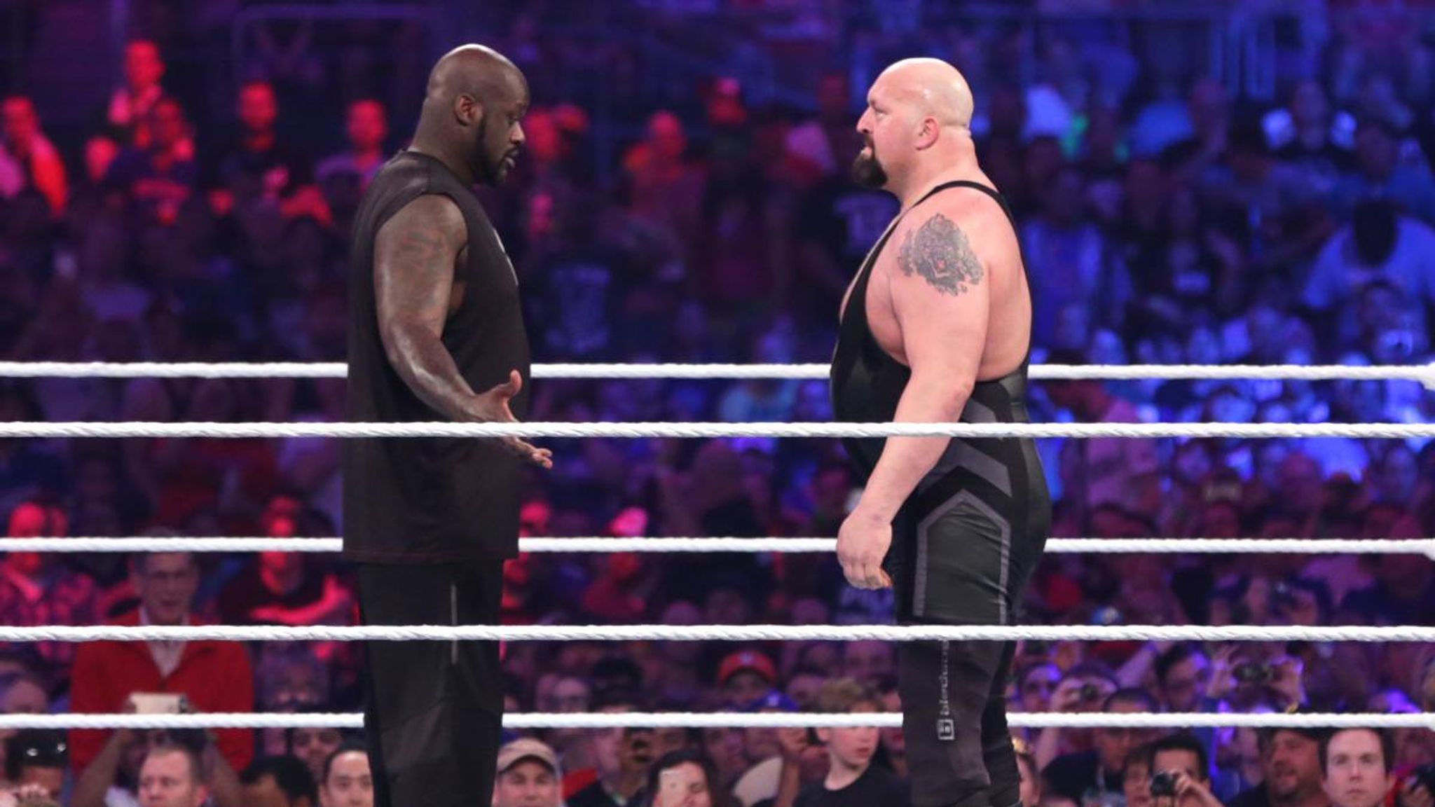 Shaq e Big Show faccia a faccia a WrestleMania 33 (Foto: SkySports.com)