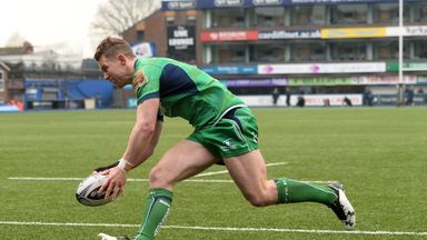 Matt Healy touches down for Connacht in Cardiff