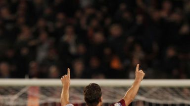 Francesco Totti bids farewell to Roma after 25 years