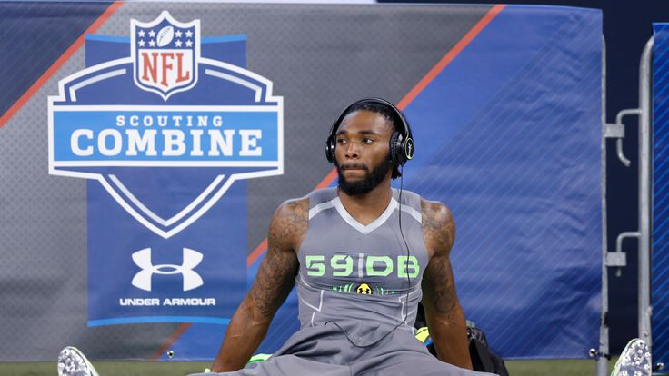 INDIANAPOLIS, IN - FEBRUARY 25: Former Georgia Southern defensive back Lavelle Westbrooks gets ready to run the 40-yard dash during the 2014 NFL Combine at