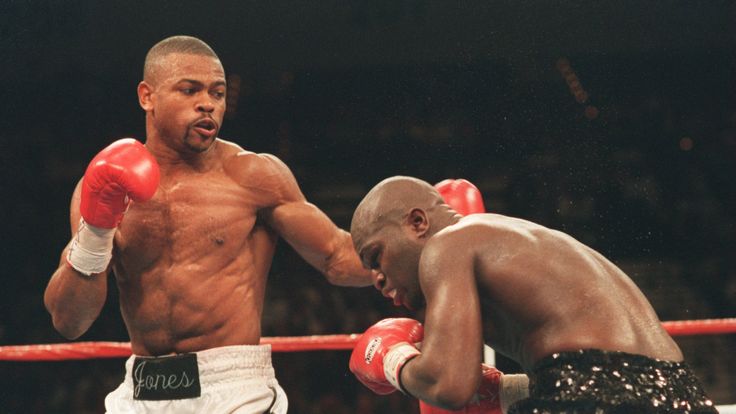 18 NOV 1994:   ROY JONES JR. (LEFT), LANDS A LEFT ON JAMES TONEY TONIGHT DURING THEIR SUPER MIDDLEWEIGHT CHAMPIONSHIP BOUT AT THE MGM GRAND IN LAS VEGAS, N