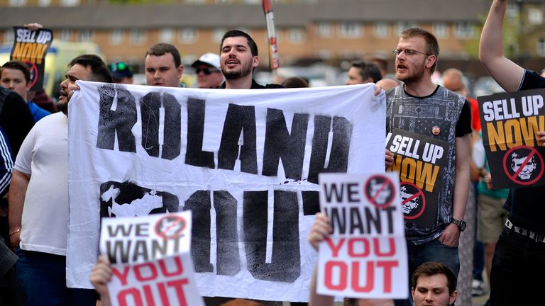 Protesting Addicks fans