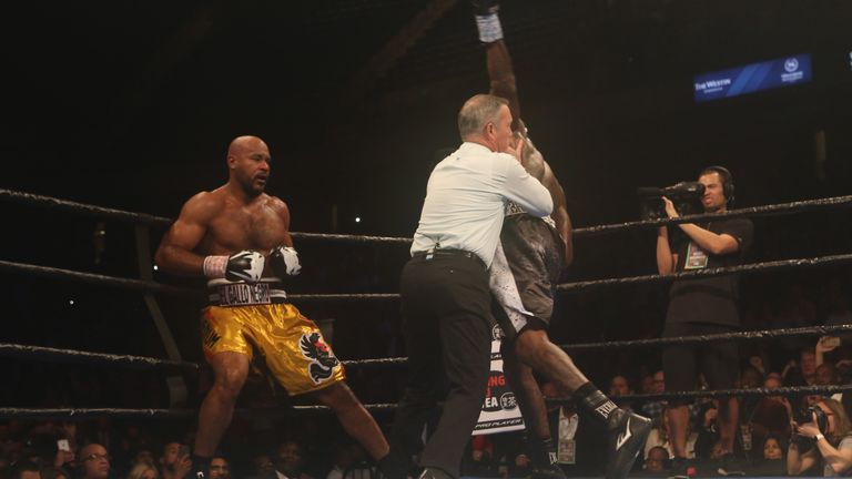 BIRMINGHAM, AL - FEBRUARY 25: Gerald Washington (L) fights WBC World Heavyweight Champion Deontay Wilder (R) at Legacy Arena at the BJCC on February 25, 20