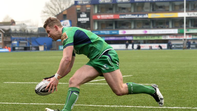 Matt Healy touches down for Connacht in Cardiff