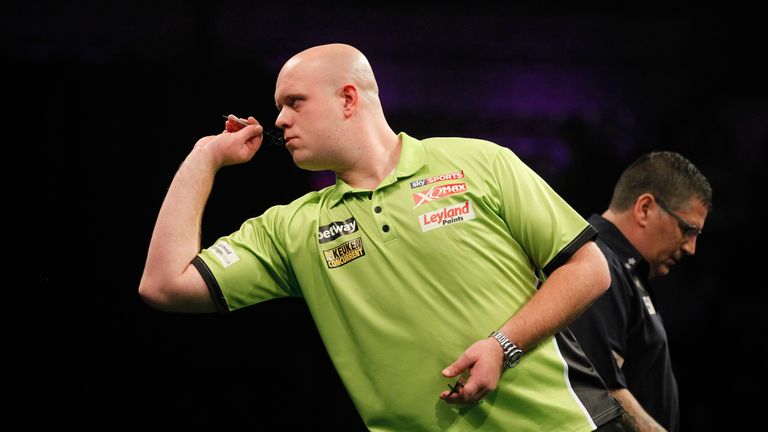 BETWAY PREMIER LEAGUE 2017.METRO RADIO ARENA,NEWCASTLE.PIC LAWRENCE LUSTIG.MICHAEL VAN GERWEN V GARY ANDERSON.MICHAEL VAN GERWEN IN ACTION