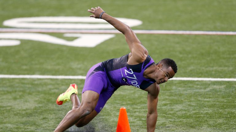 INDIANAPOLIS, IN - FEBRUARY 23: Defensive back Anthony Jefferson of UCLA competes during the 2015 NFL Scouting Combine at Lucas Oil Stadium on February 23,