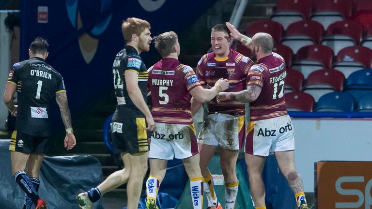Two tries from Alex Mellor threatened to swing the game in Giants' favour