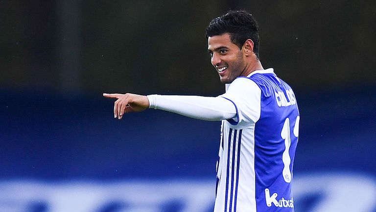 SAN SEBASTIAN, SPAIN - NOVEMBER 05:  Carlos Vela of Real Sociedad de Futbol celebrates after scoring the opening goal during the La Liga match between Real