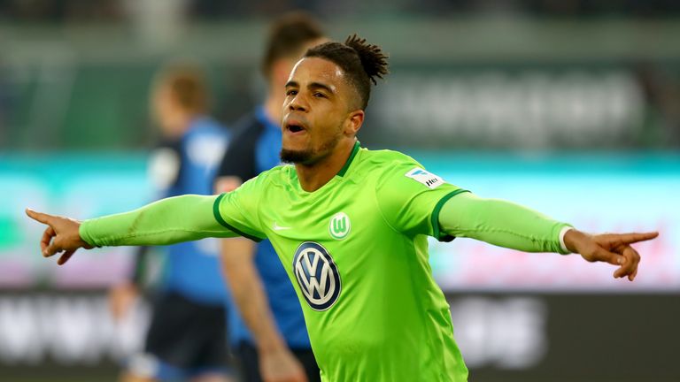 Daniel Didavi celebrates his goal for Wolfsburg