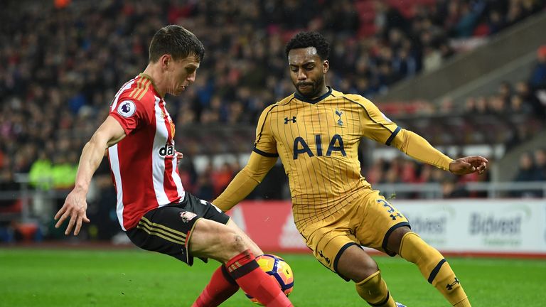 SUNDERLAND, ENGLAND - JANUARY 31: Danny Rose of Tottenham Hotspur takes on Billy Jones of Sunderland during the Premier League match between Sunderland and