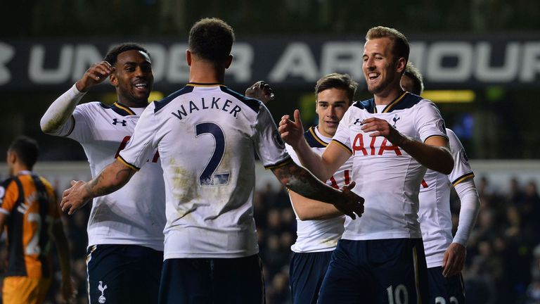 Tottenham Hotspur's English defender Danny Rose (L) Tottenham Hotspur's English defender Kyle Walker (C) and Tottenham Hotspur's English striker Harry Kane