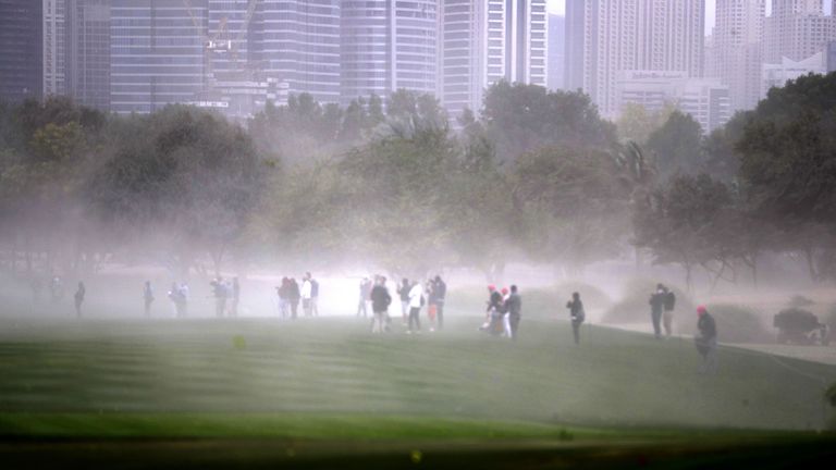 A general view of the second round of the Omega Dubai Desert Classic at the Emirates Golf Club on February 3, 2017 in Dubai. / AFP / KARIM SAHIB        (Ph