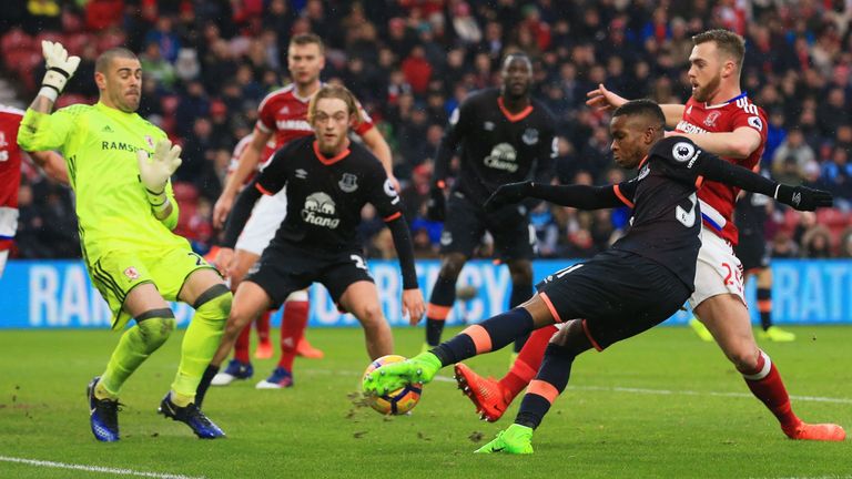 MIDDLESBROUGH, ENGLAND - FEBRUARY 11: Ademola Lookman of Everton shoots at goal during the Premier League match between Middlesbrough and Everton at Rivers