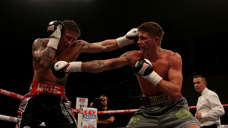 Ricky Summers (right) will challenge for the British light-heavyweight title at The O2