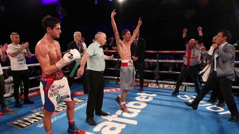 Gavin McDonnell, Rey Vargas