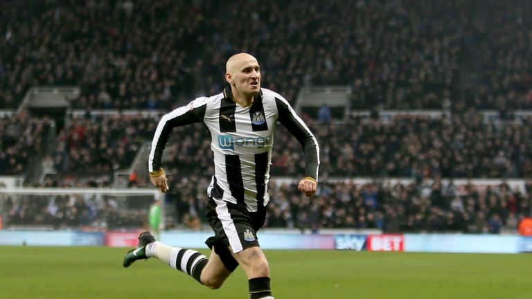 Newcastle United's Jonjo Shelvey celebrates 