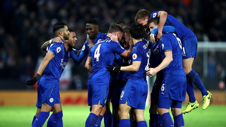 LEICESTER, ENGLAND - FEBRUARY 27:  Daniel Drinkwater of Leicester City celebrates with team mates after scoring his sides second goal during the Premier Le