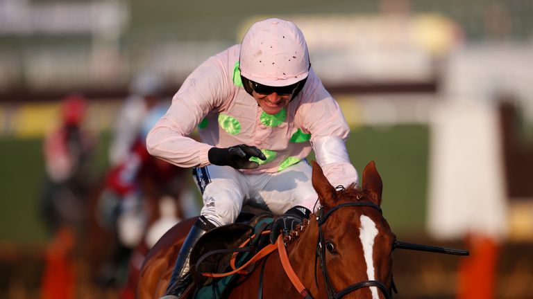 Ruby Walsh riding Limini 