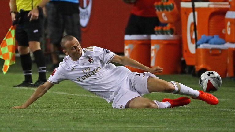 CHICAGO, IL - JULY 27: Antonelli Luca #31 of A.C. Milan dives to make a pass against FC Bayern Munich during a friendly match in the International Champion