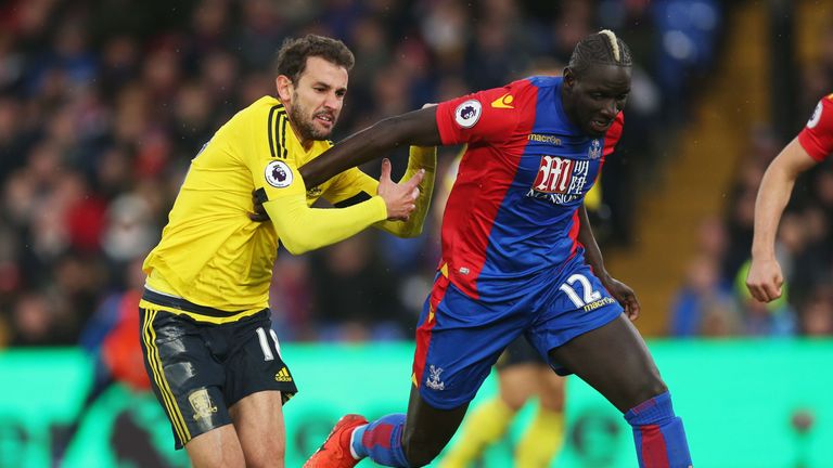 LONDON, ENGLAND - FEBRUARY 25: Cristhian Stuani of Middlesbrough (L) and Mamadou Sakho of Crystal Palace (R) battle for possession during the Premier Leagu