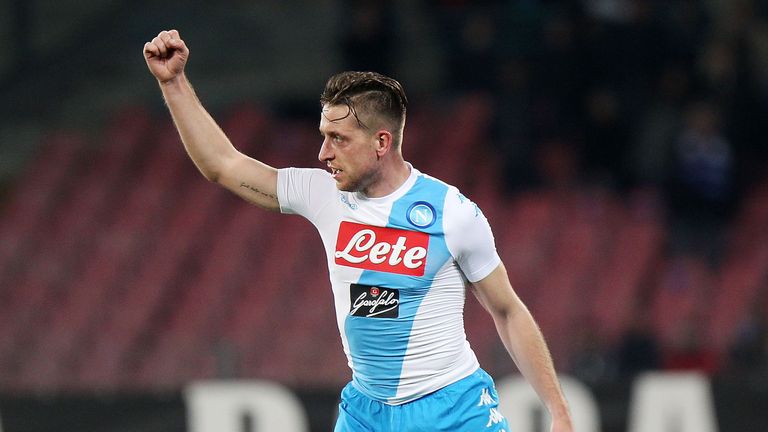 NAPLES, ITALY - FEBRUARY 10: Emanuele Giaccherini of Napoli celebrates after scoring goal 2-0 during the Serie A match between SSC Napoli and Genoa CFC at 