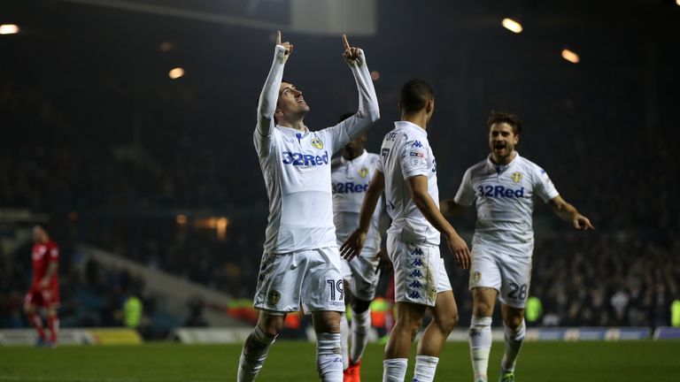 Leeds United's Pablo Hernandez (left) celebrates scoring his side's second goal of the game during the Sky Bet Championship match at Elland Road, Leeds.