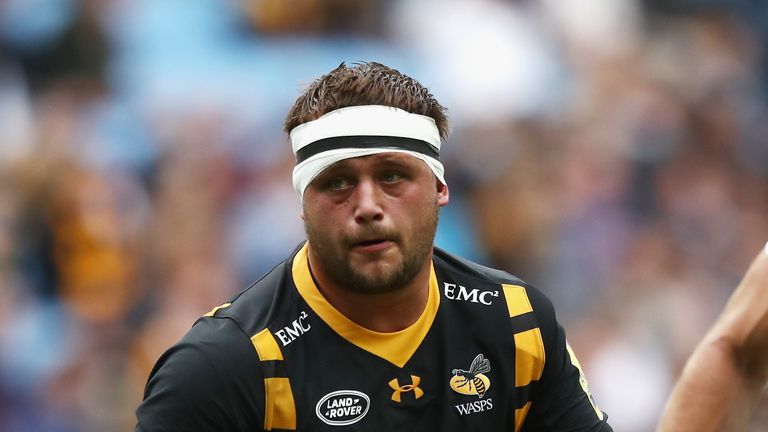 COVENTRY, ENGLAND - SEPTEMBER 04:  Phil Swainston of Wasps passes the ball during the Aviva Premiership match between Wasps and Exeter Chiefs at the Ricoh 