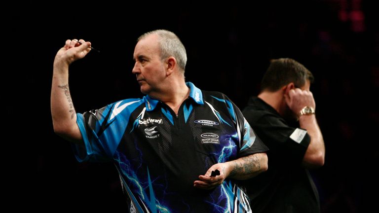 BETWAY PREMIER LEAGUE DARTS.MOTORPOINT ARENA,NOTTINGHAM.PIC;LAWRENCE LUSTIG.PHIL TAYLOR V JAME WADE.PHIL TAYLOR IN ACTION
