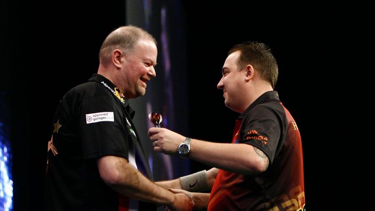 BETWAY PREMIER LEAGUE DARTS.MOTORPOINT ARENA,NOTTINGHAM.PIC;LAWRENCE LUSTIG.kim huybrechts v raymond van barneveld.raymond van barneveld