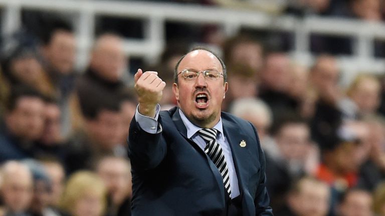 NEWCASTLE UPON TYNE, ENGLAND - APRIL 19:  Rafael Benitez the manager of Newcastle United directs his players during the Barclays Premier League match betwe