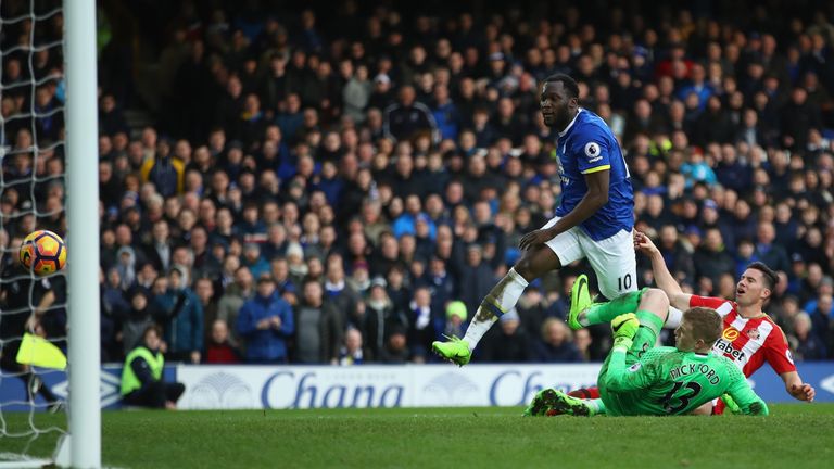 LIVERPOOL, ENGLAND - FEBRUARY 25:  Romelu Lukaku of Everton scores his sides second goal during the Premier League match between Everton and Sunderland at 