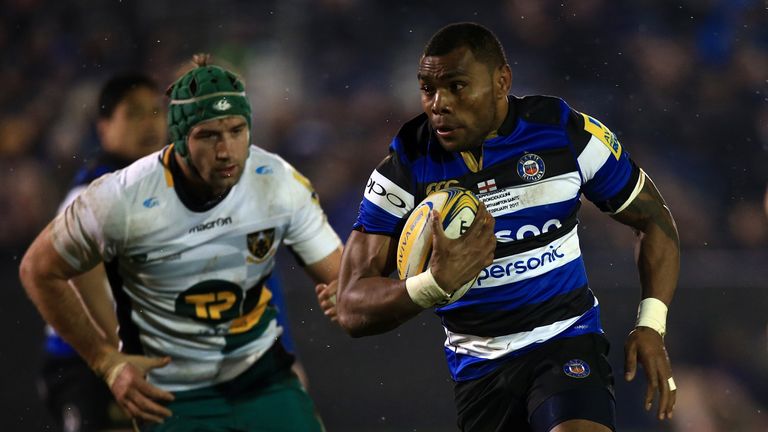 Semesa Rokoduguni runs in to score Bath's second try