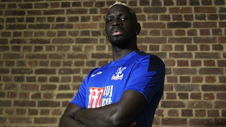Mamadou Sakho shows off his new colours (Twitter @Mamadou Sakho) 