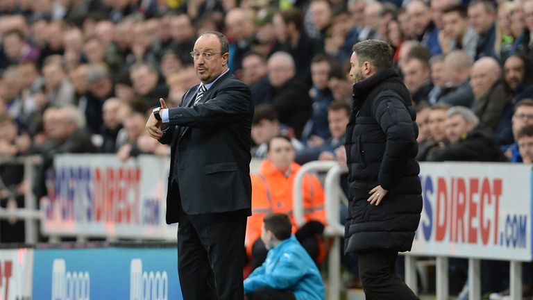 Newcastle United manager Rafael Benitez points at his watch during the Sky Bet Championship match at St James' Park