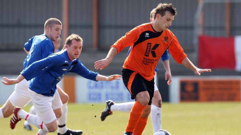 10/4/10 Mandatory Credit Darren Kidd/Presseye.com
 
The Ladbrokes.com Championship, Carrick Rangers v Ballyclare Comrades.
Carrick's Glen Taggart with Ball