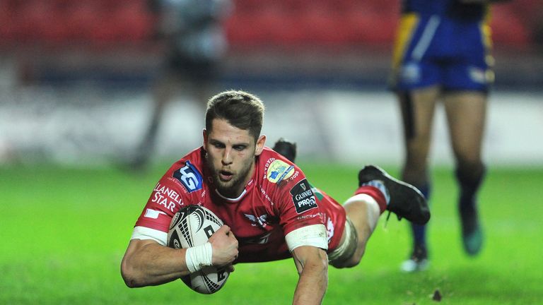 Tom Williams scores a try for Scarlets in their comfortable win over Zebre