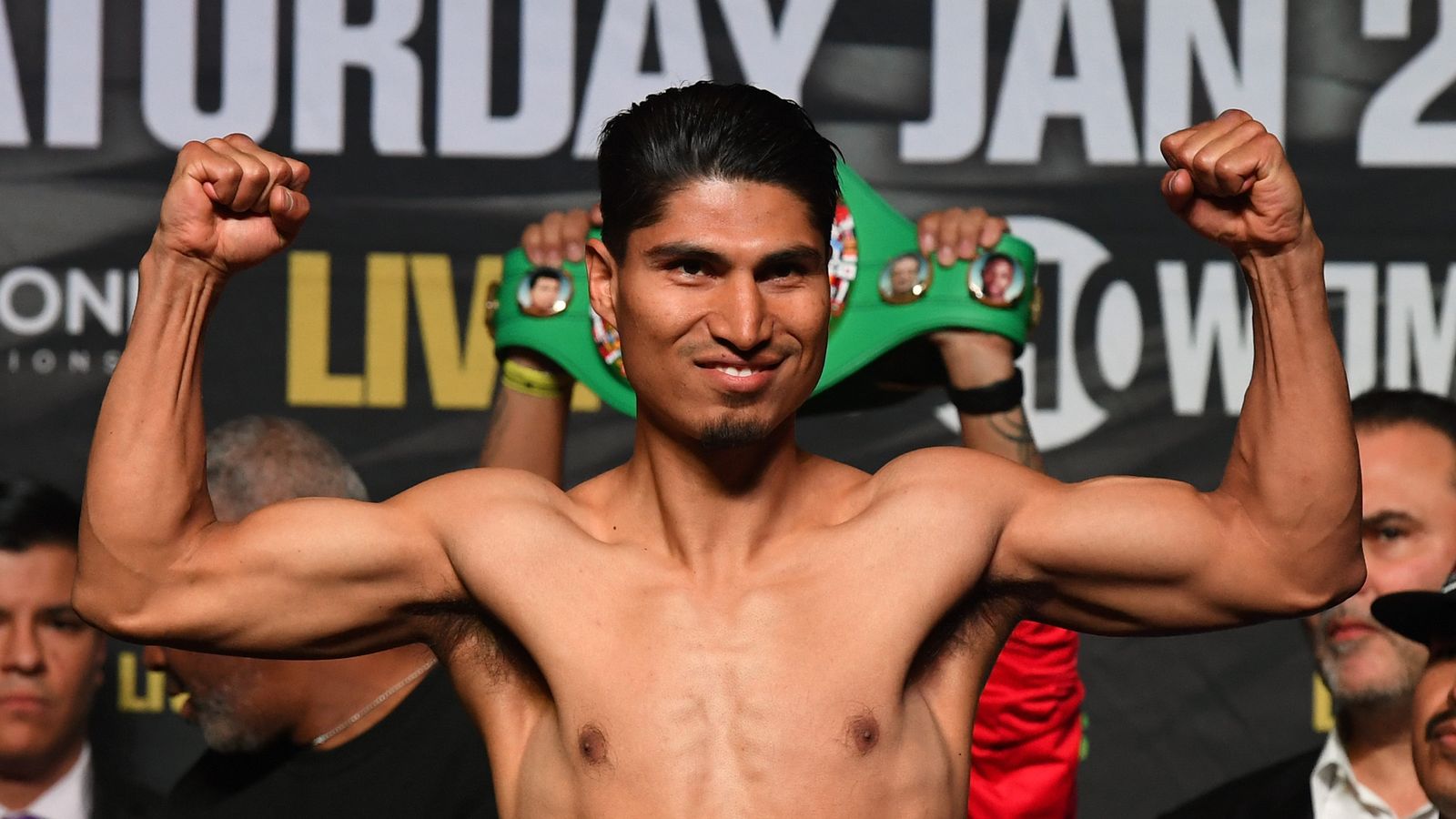 Mikey Garcia Shows Off Bulked Up Physique, Looking Muscular