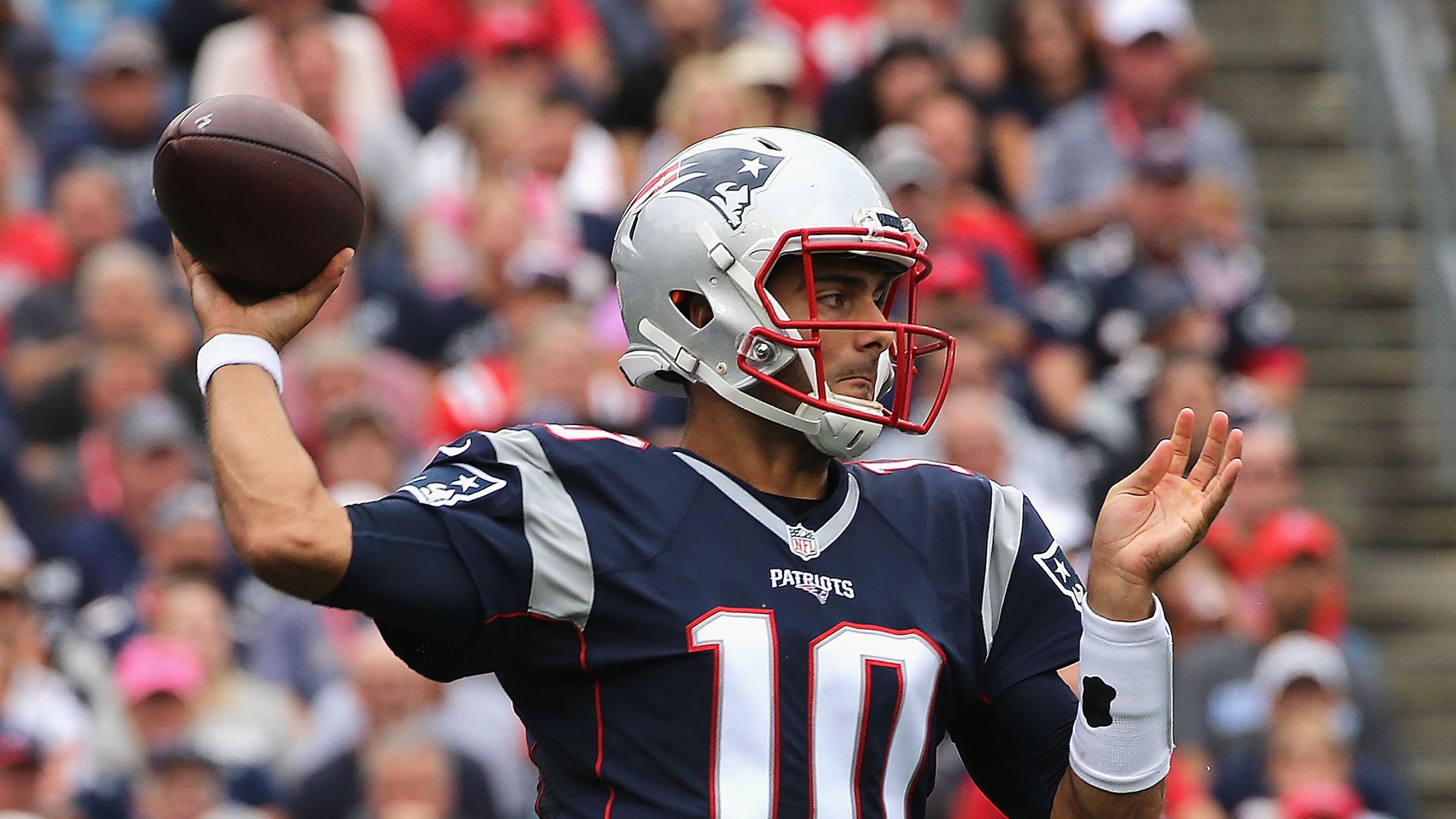 Tom Brady's back-up quarterback Jimmy Garoppolo traded by Patriots