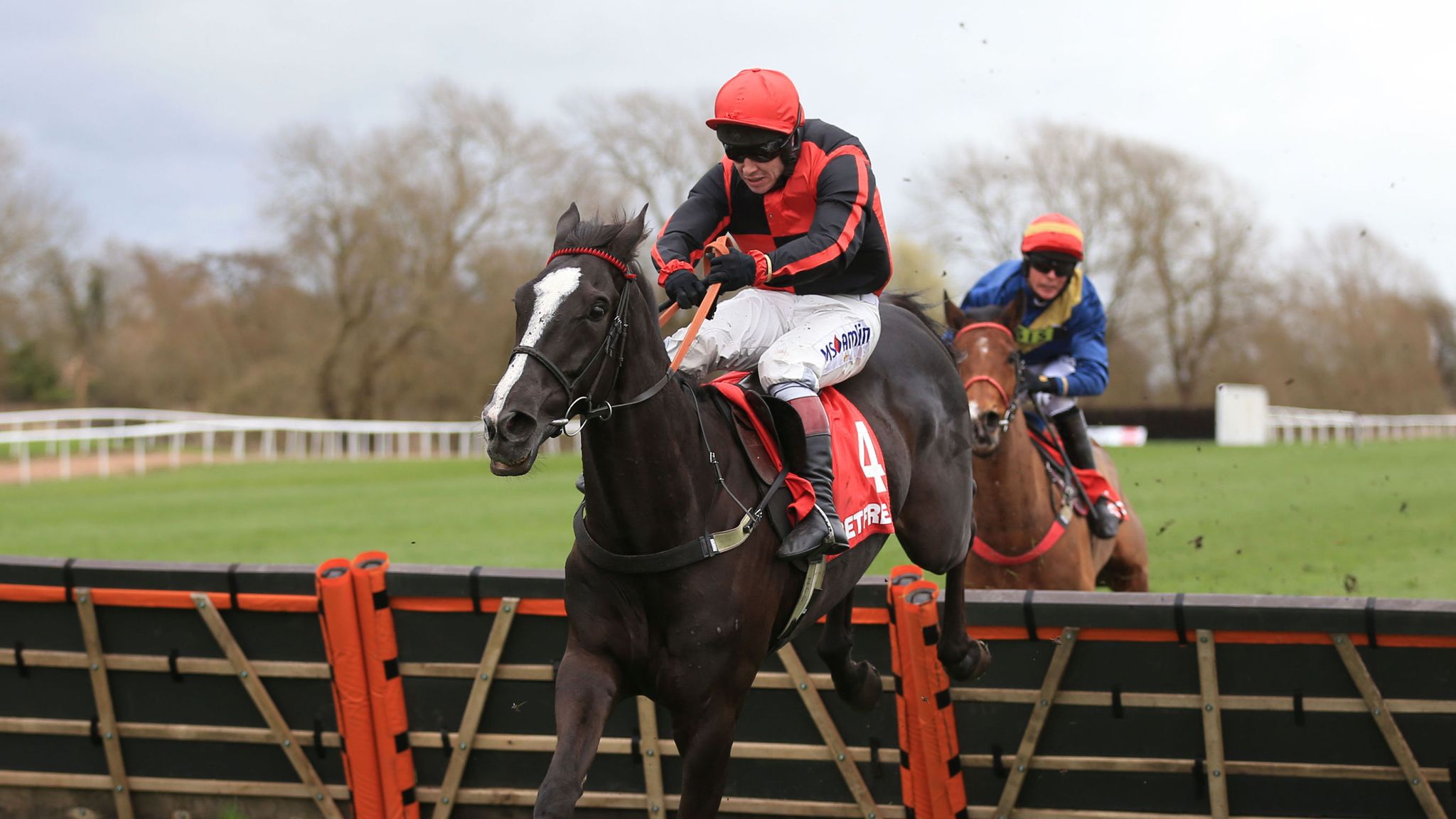 Racing from Uttoxeter: Champion Jockey Richard Johnson strikes | Racing ...