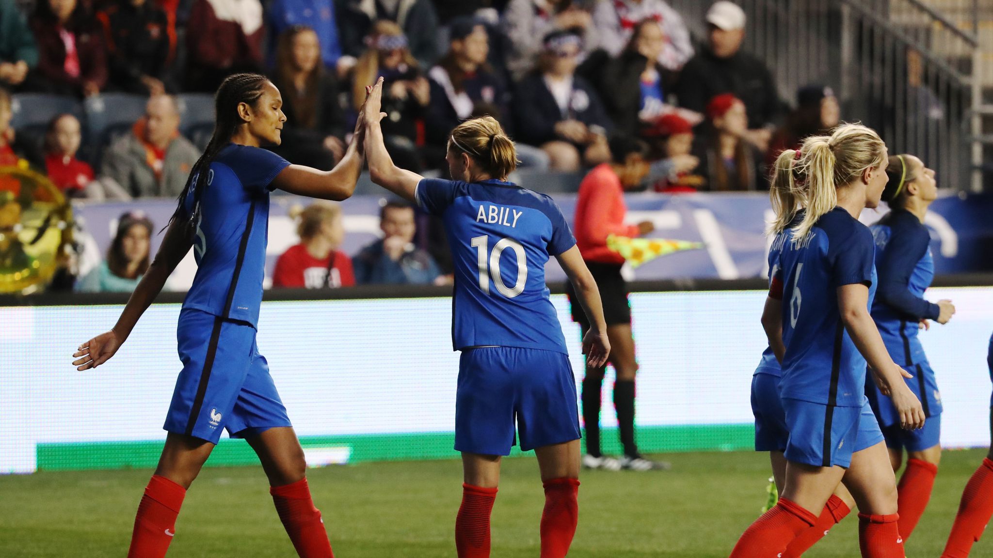 Renard scores the clincher for France in 2-1 win over Brazil at