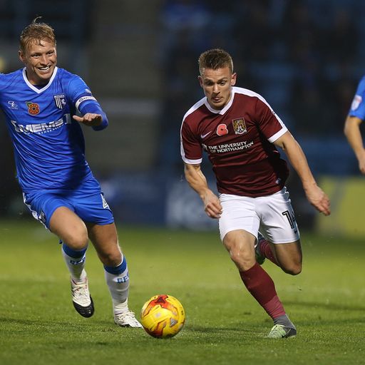 Gillingham's Josh Wright praised by Karl Robinson